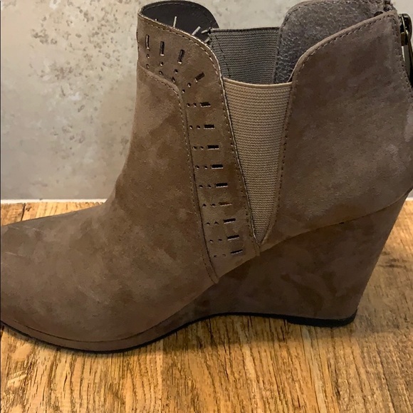 Ankle Boots - Picture 2 of 4